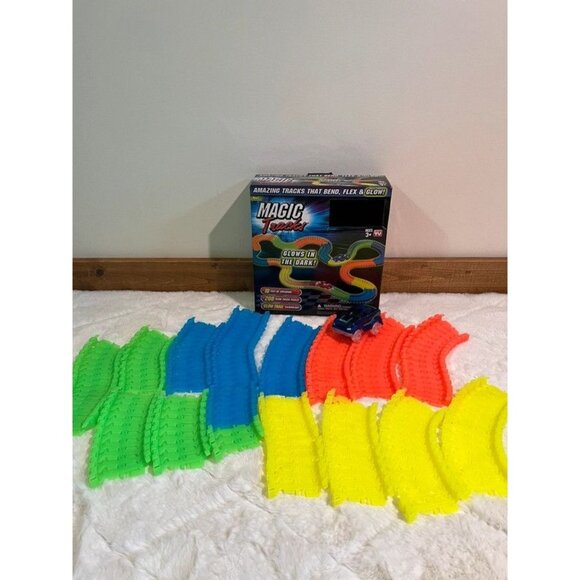 Children’s Magic Tracks Glow in the Dark - Picture 1 of 5
